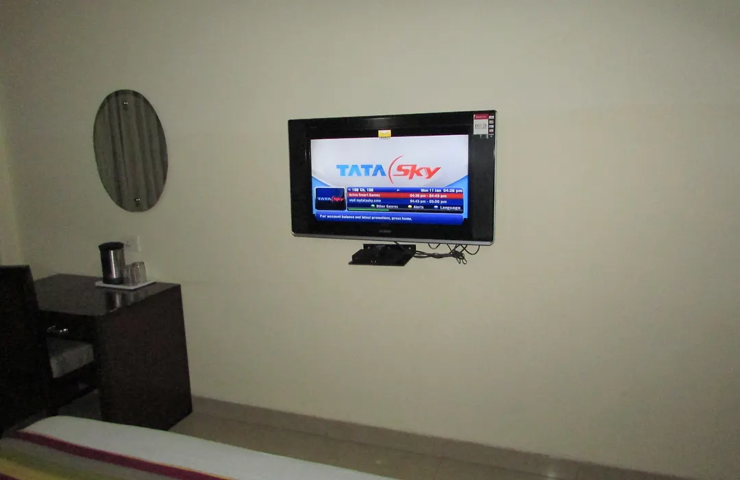 Hotel Smart Inn Near Igi Airport & Free Airport Drop-1